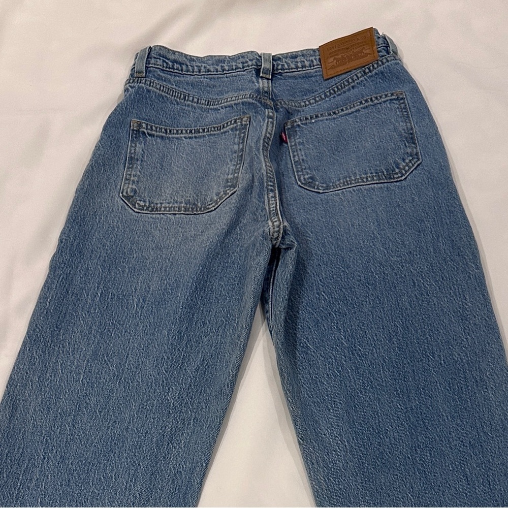 Levi's Premium Ribcage Jeans - Picture 4 of 9